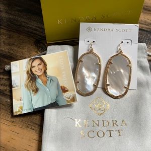 🆕 Kendra Scott Danielle Rose Gold Frame Earrings
